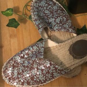 Woven Sequin Blue and Brown Slide in Sandals